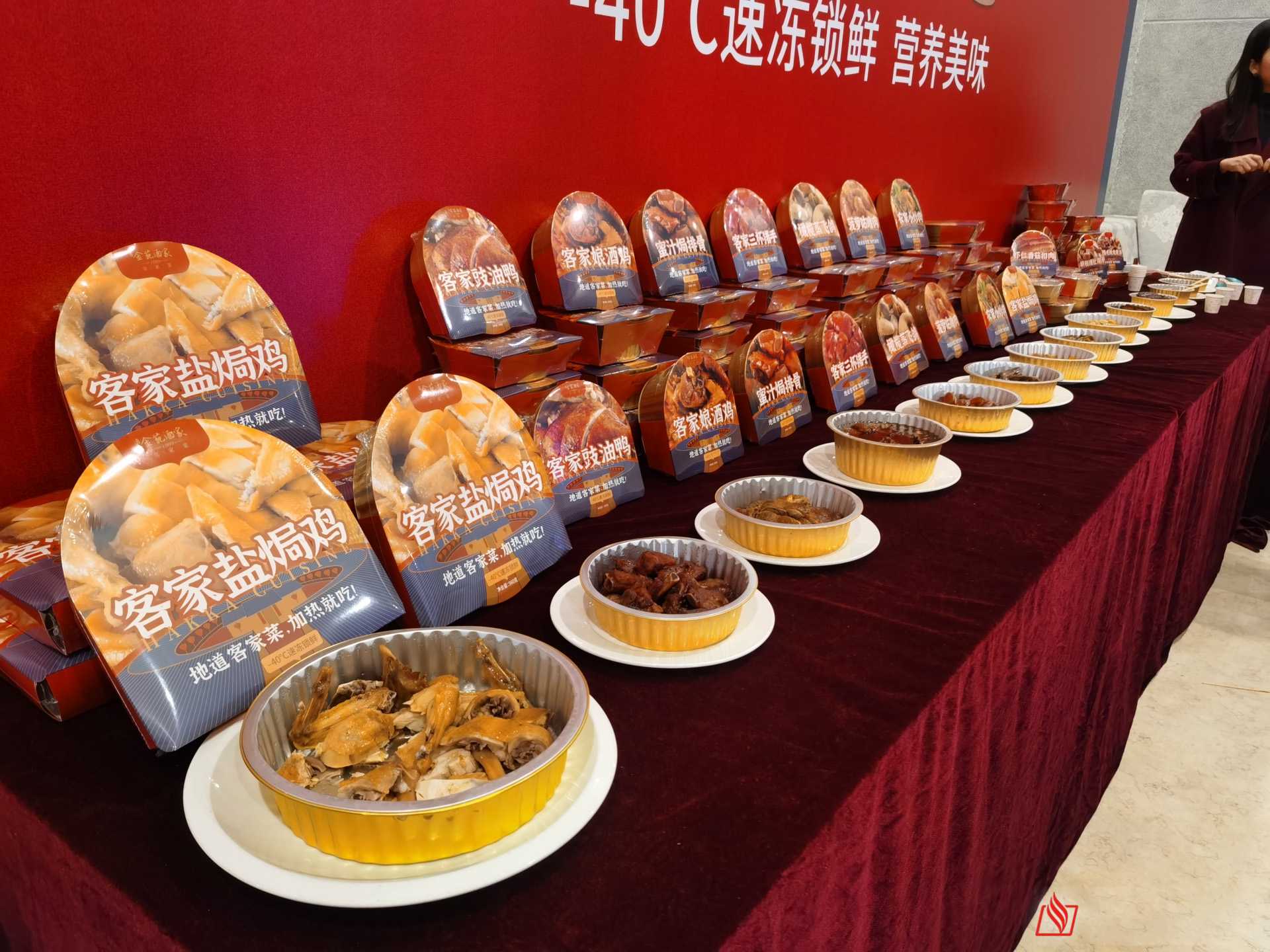 預制菜鎖鮮革命！一臺 “會呼吸” 的包裝機如何讓料理包媲美現做？